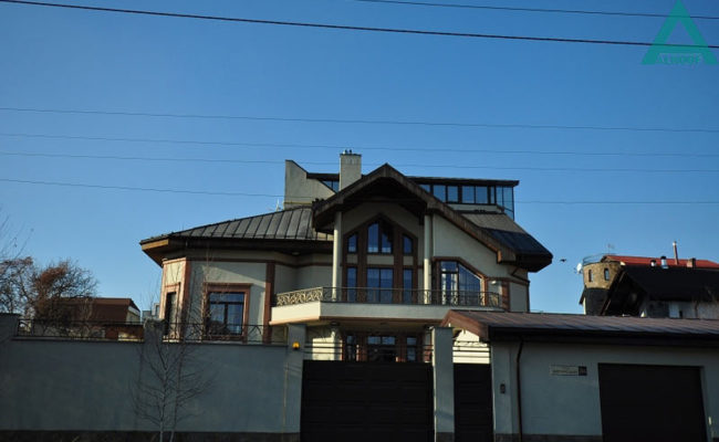 Дом на ул. Зверинецкой 24A